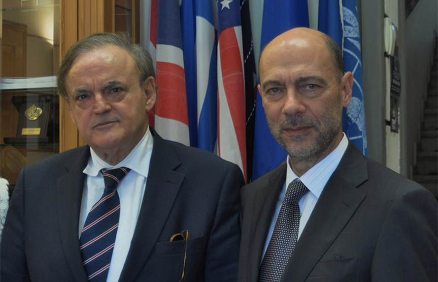 Ο Πρόεδρος του Ελληνο- Αμερικανικού Εμπορικού Επιμελητηρίου, Πρόεδρος και Διευθύνων Σύμβουλος της Ν. Πετσιάβας Α.Ε.κ. Σίμος Αναστασόπουλος στο New York College.