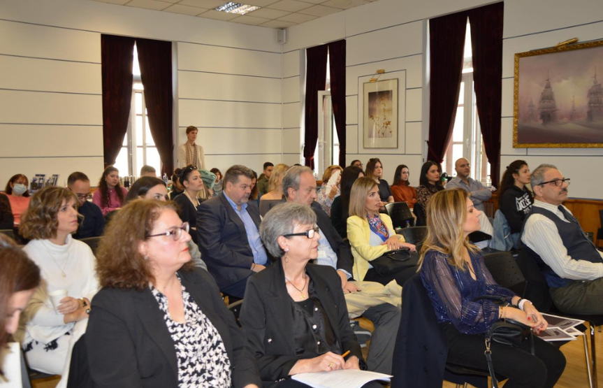 Με αφορμή τη Διεθνή Ημέρα για την Εξάλειψη της Βίας κατά των Γυναικών, η Posidonia NPO και το New York College διοργάνωσαν Ημερίδα για την Έμφυλη & Ενδοοικογενειακή Βία