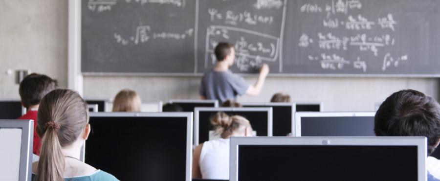 Can Greece be a center of international education?